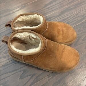 UGG mini boot, women’s size 8